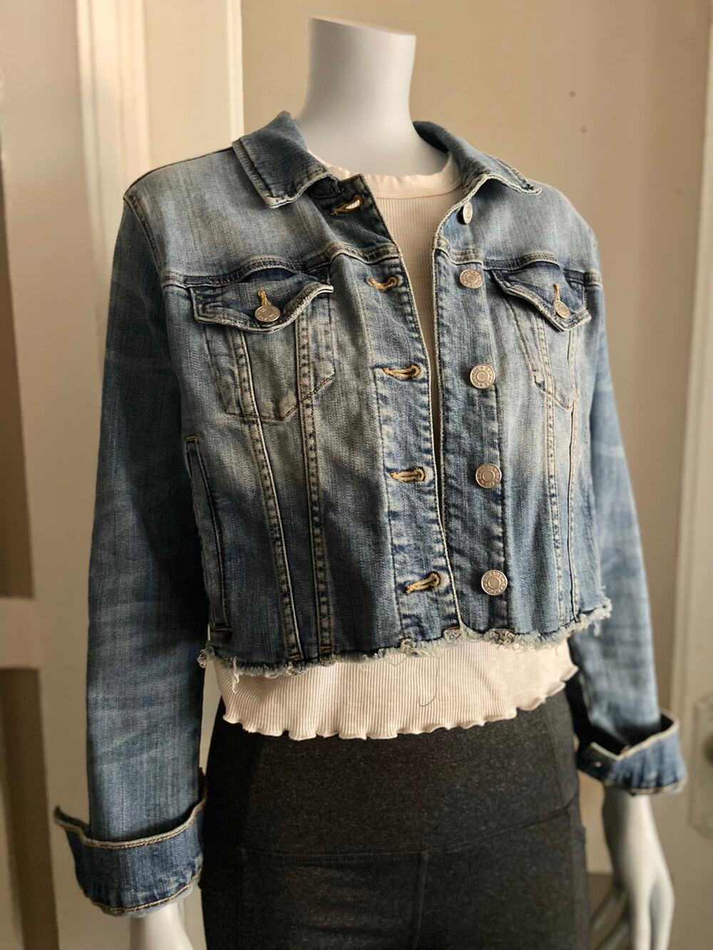 GARAGE Classic Fit Distressed Crop Denim Jacket sz M